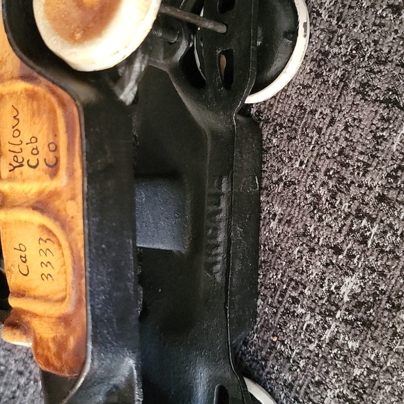 VINTAGE Arcade  9"Cast Iron Yellow Taxi Cab with Taxi driver - Picture 5 of 5